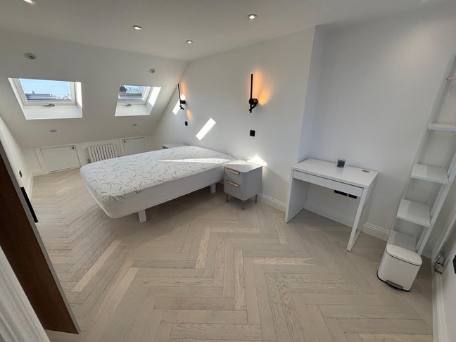 Bright En-suite Room to Rent in Bromley Main Photo