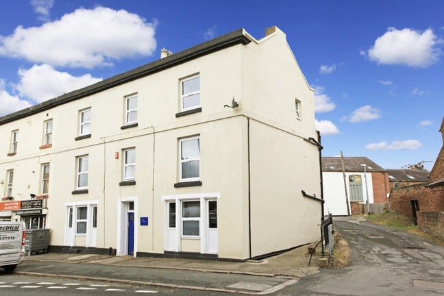 Modern Room in an HMO to let  in Wellington with B Main Photo