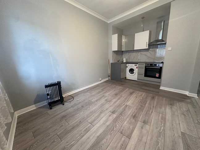 1 Bedroom Flat, Streatham  Main Photo