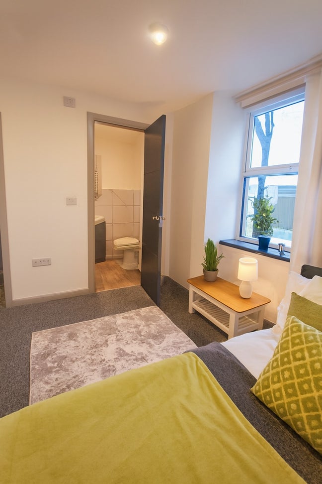 Two Double Ensuite Rooms In Watford WD18! Main Photo