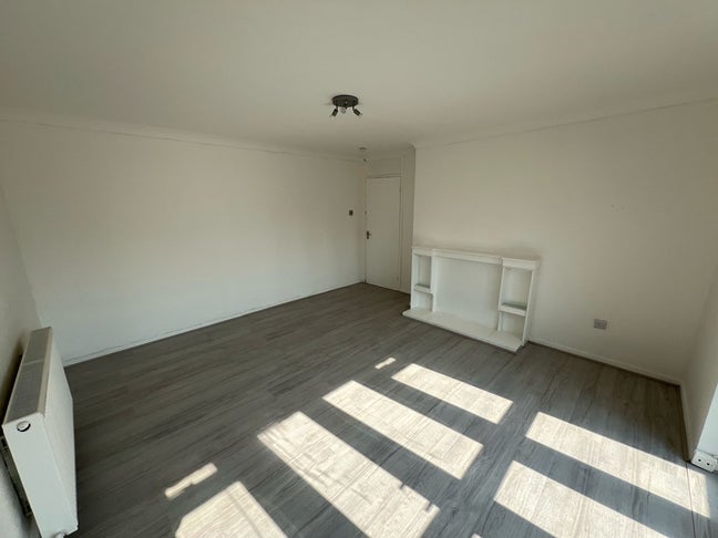 ** 4 Double Rooms - Stratford ** Main Photo