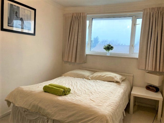 Monday to Friday double room available  Main Photo