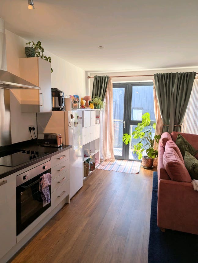 Double room available in 2-bed flat in Bedminster Main Photo