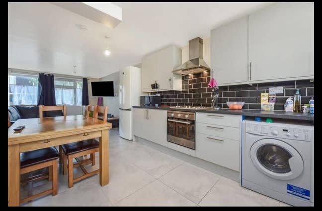 🏡 Looking for a Lovely Flatmate in Bow! 🏡 Main Photo