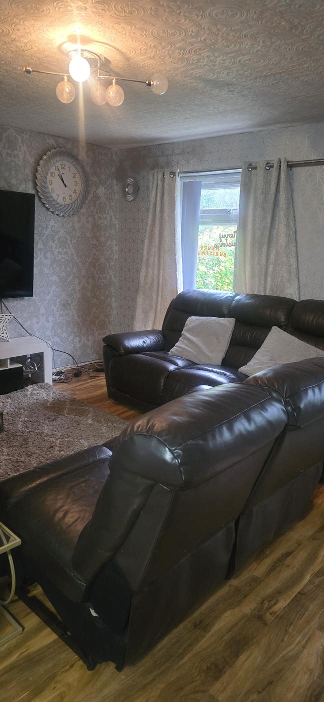 Double room in share 3 bedhouse  Main Photo