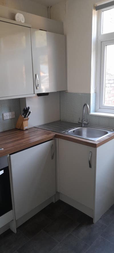 Spacious Double Room To Let Main Photo