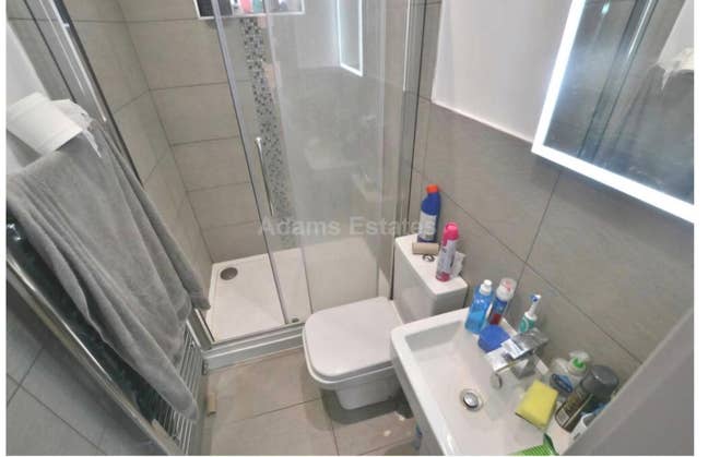 Room available - Christchurch Road Main Photo