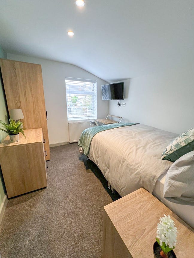 🌟Stunning Ensuite Rooms Available – Waterloo Rd✨ Main Photo
