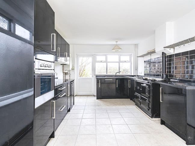 2 Bedroom Detached Bungalow Now Available! Main Photo