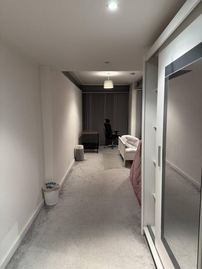 Biggest room at Stratford station Main Photo