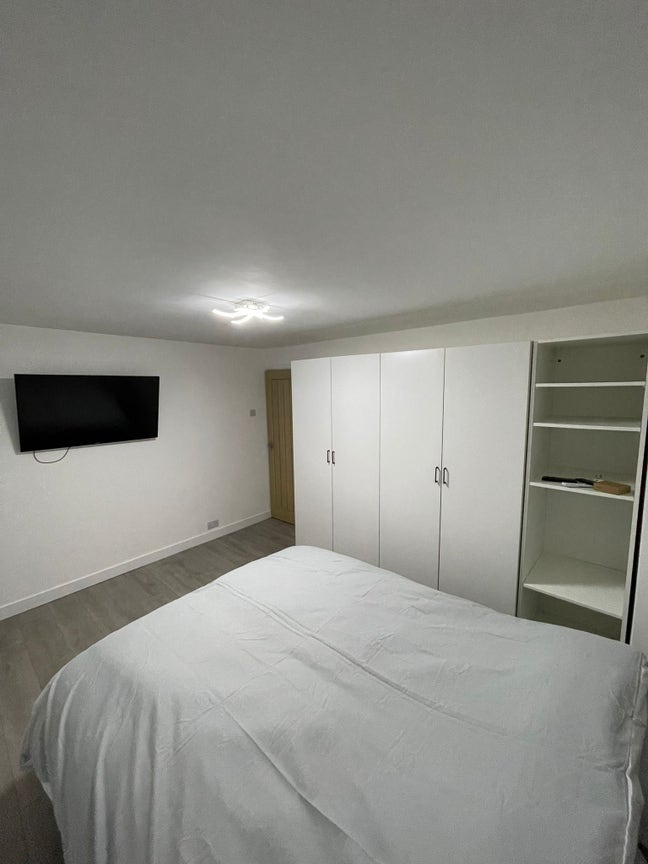 Double Room - Fully Furnished - Newly Renovated  Main Photo