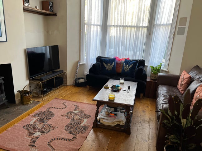 1-bed flat available. East Dulwich/Peckham - 3 wee Main Photo