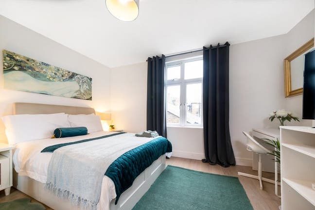 Large Studio Flat  Main Photo