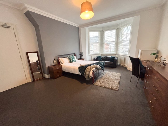 House share close to Heaton Park Main Photo