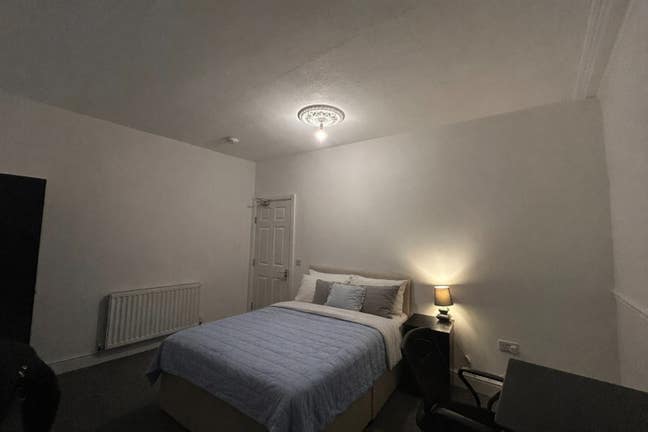 **Fully Furnished double Bedroom**Bills Included** Main Photo