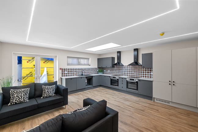 1 Ensuite Pro Room Available &pound;715 PCM (All Inc.) Main Photo