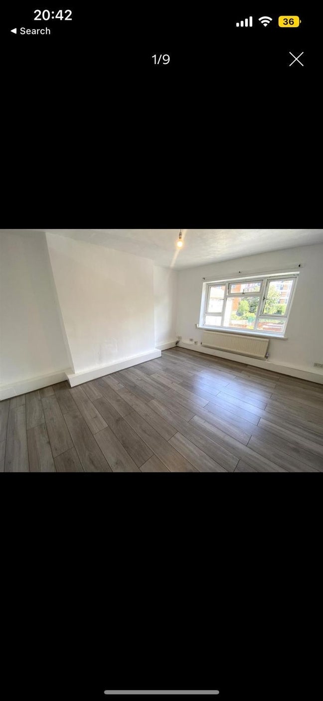 Looking for roommate  Main Photo