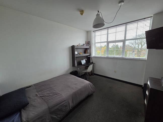 All inclusive spacious ensuite room - Loughborough Main Photo