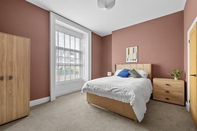 Ensuite Rooms Available in newly refurbed house! Main Photo