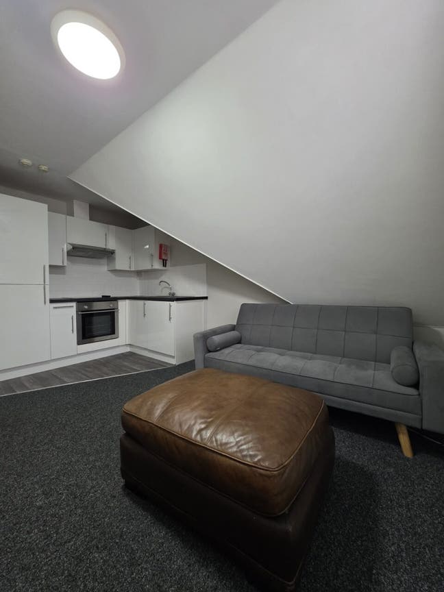 Great Location! 1 Bed Flat Near Albany Road Main Photo