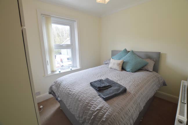 **DOUBLE room to rent in Poole Town Centre* *All u Main Photo