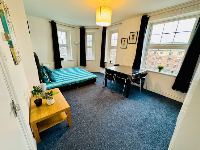 🏡 Bright Double rooms in Willesden Green | Zone 3 Main Photo