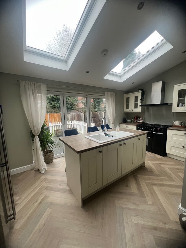 Spacious room in East Didsbury Main Photo