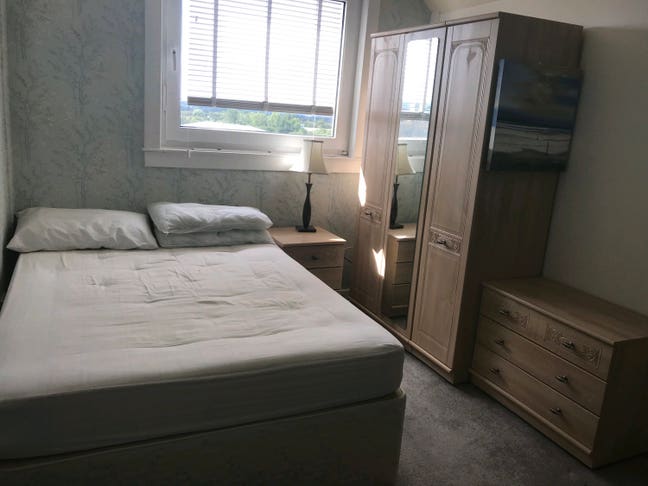 Double Room in furnitured flat, near Heriot Watt. Main Photo