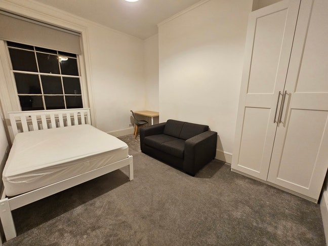 *New Studio Flat - Popular Hove Location* Main Photo