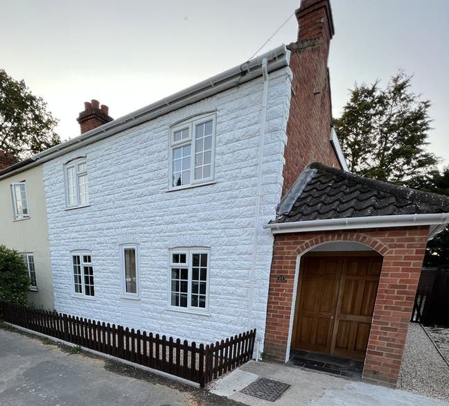 Excellent Cond Prof Hse-All Ensuite-Lovely Loc Main Photo