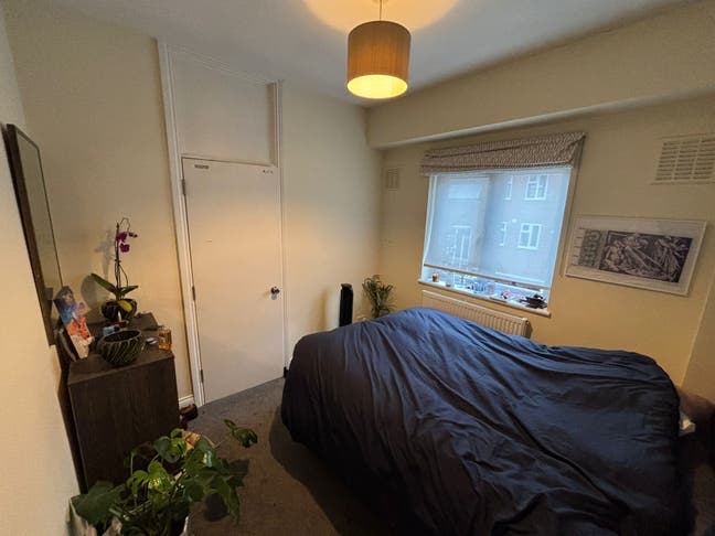 Room Available in 2-bed Flat - Central London! Main Photo