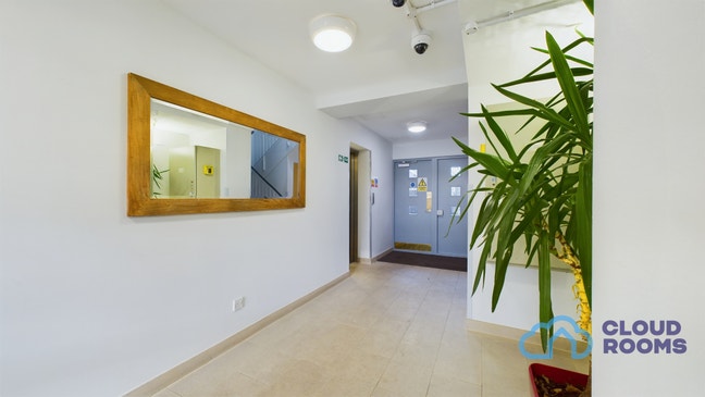 Modern En-Suite Room – E14 🏠 Canary Wharf Main Photo