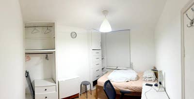 Nice and quiet room for rent Main Photo