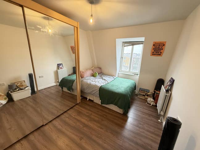 Queens Road, London Main Photo