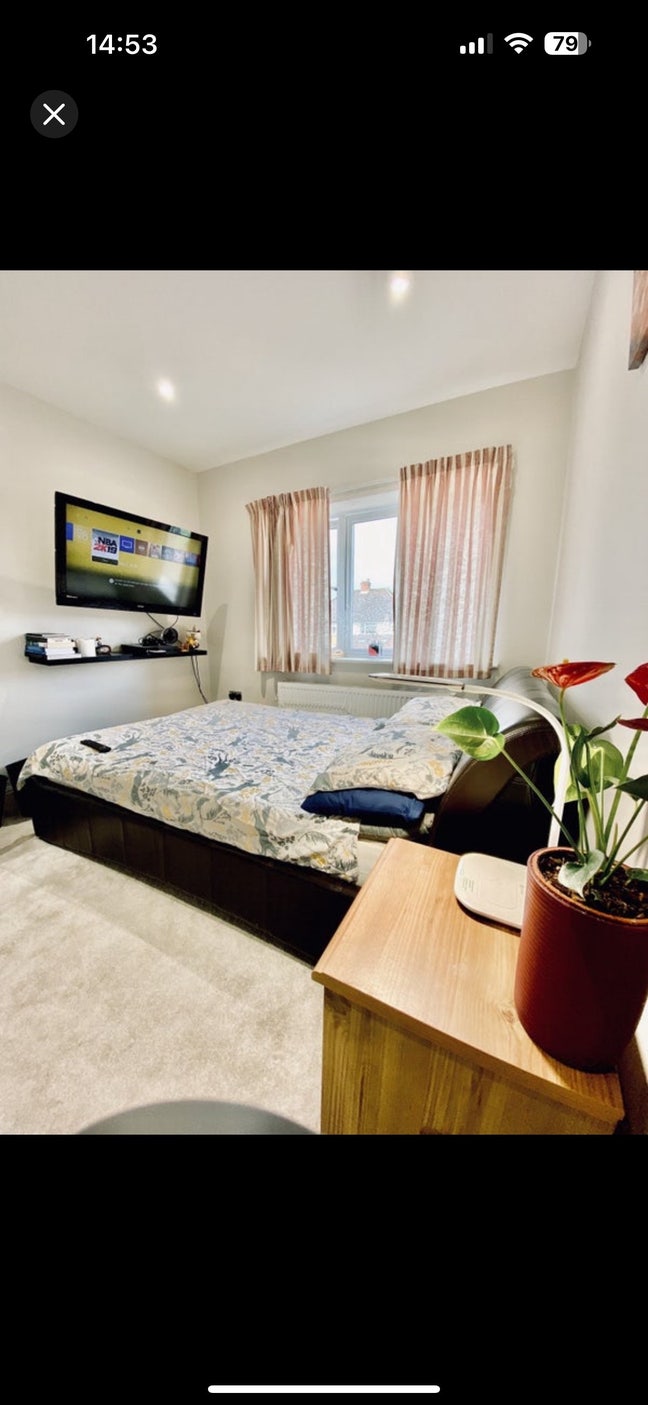 Large Double En-Suite Room | Bills Included  Main Photo