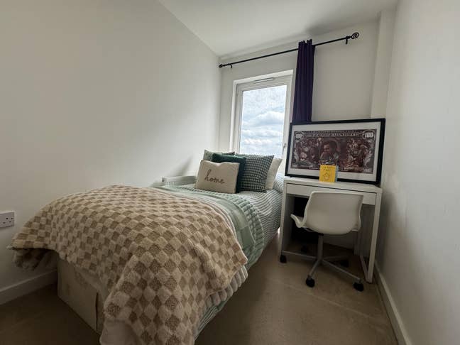 🟣 Stylish Double Room by Greenwich River Path Main Photo