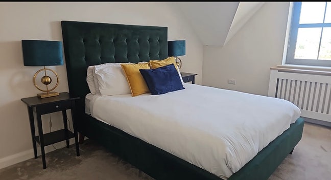 Large Double Room to Rent Main Photo