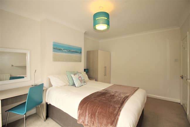 Beautiful Rooms - Close to Thames Valley Park Main Photo