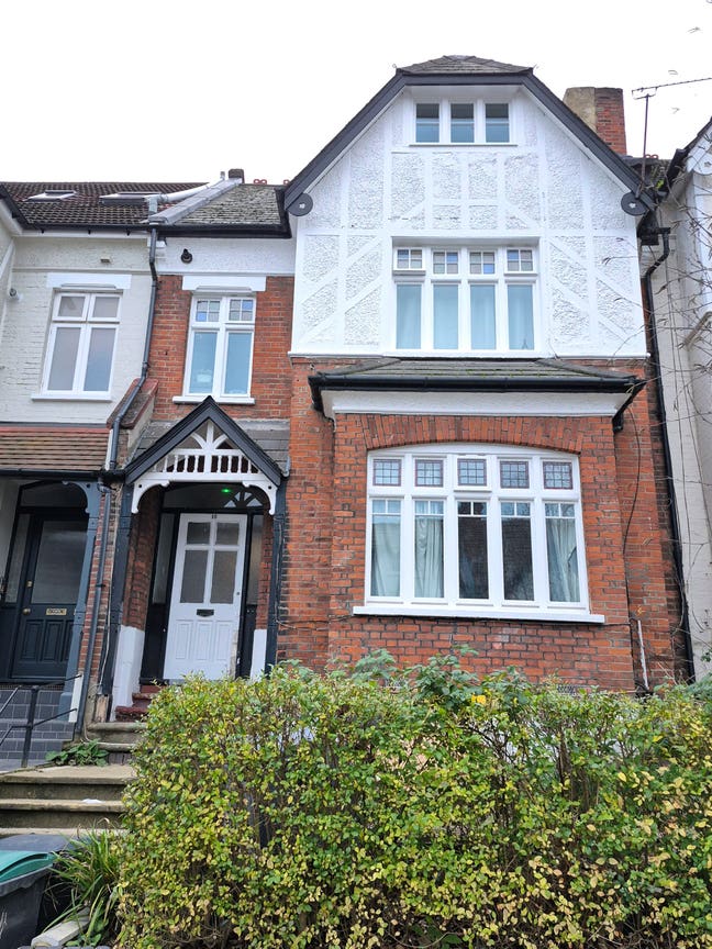 Lovely Refurbished Flat Including All Bills Main Photo