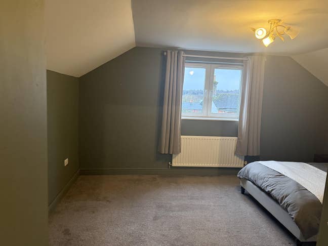 Bright Double Room in Spacious, Modern Home Main Photo