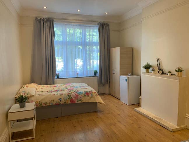 Lovely Room in Palmers Green Main Photo