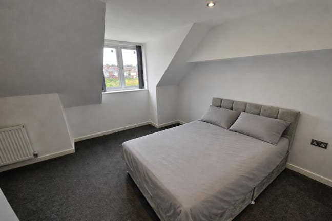 Large Ensuite Room Available - Mansfield. Main Photo