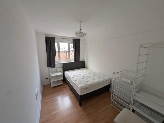 🌿 Peaceful Double Room with Backyard & ParkingM14 Main Photo