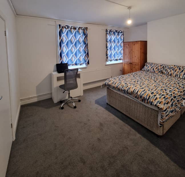 Studio Flat - Couples considered  Main Photo