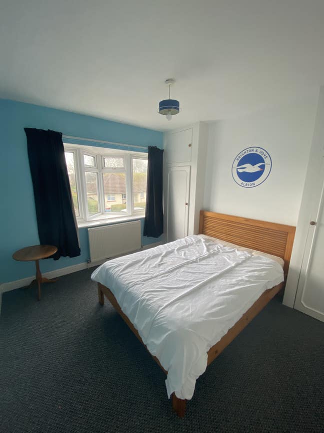  Spacious Double Room in Clean, Tidy Shared House  Main Photo