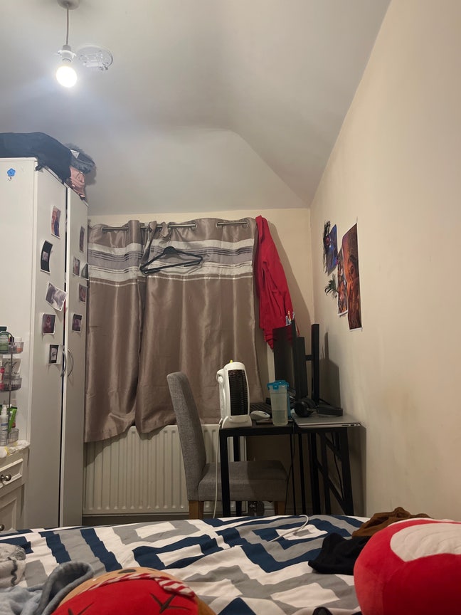 Single room for 550 with bills  Main Photo
