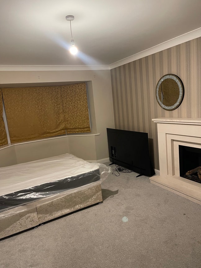 Clean & Quiet Double Room to Rent – Wigan Main Photo