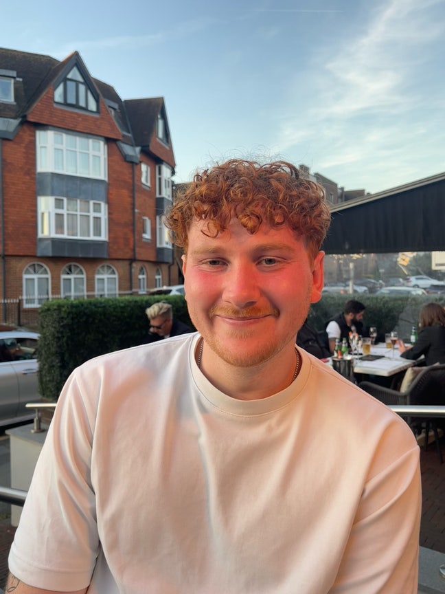 Couple looking for a double room Main Photo