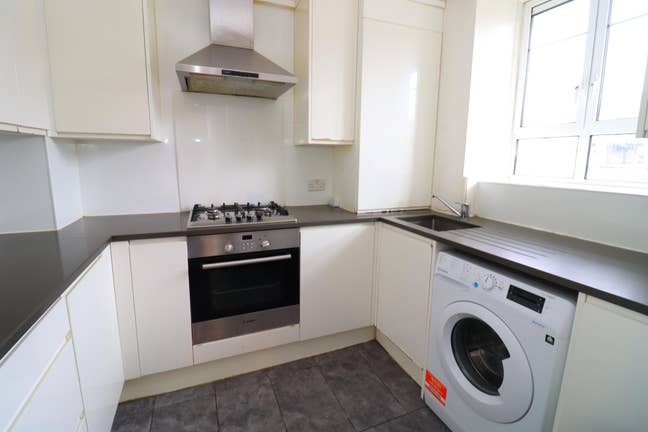 Last Large Room in White City-Christmas Discount!! Main Photo