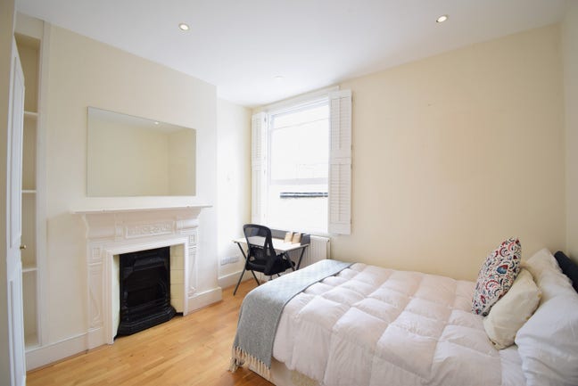Bright Room Available - Fulham-Bills not included  Main Photo